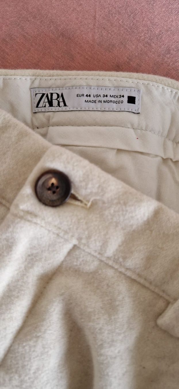 Zara Pantaloni: Hose filzartiger Stoff – Usato da Frauenfeld venduto da jgh_gx6v 2
