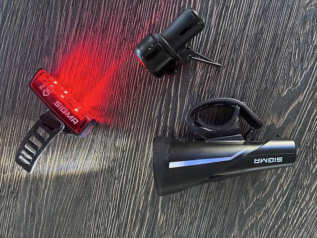 Pezzi di ricambio: SIGMA SPORT - LED bicycle light set Aura 80 – Usato da Zürich venduto da max_8cpy