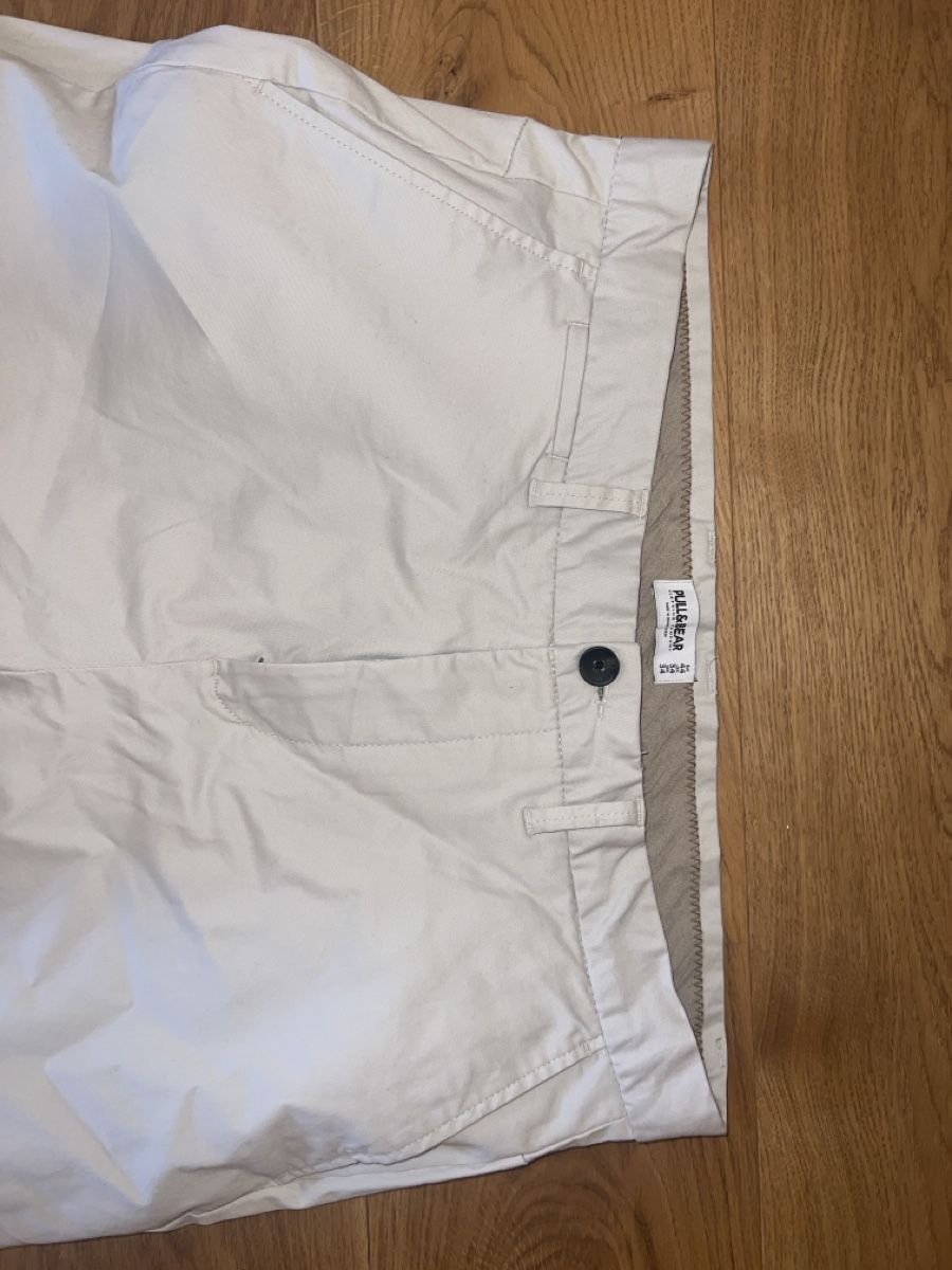 Pull&Bear Pantaloni: Pull&Bear Hose Hellbeige – Usato da Luzern venduto da Whateverr 1