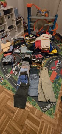 Riesiges Kleiderpaket Jungen Gr. 98/104 – über 100 Teile