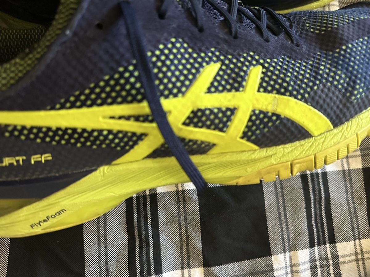 Asics Chaussures hommes: ASICS Turnschuhe gr 45 – D'occasion à Uster par bek_v2ct 1