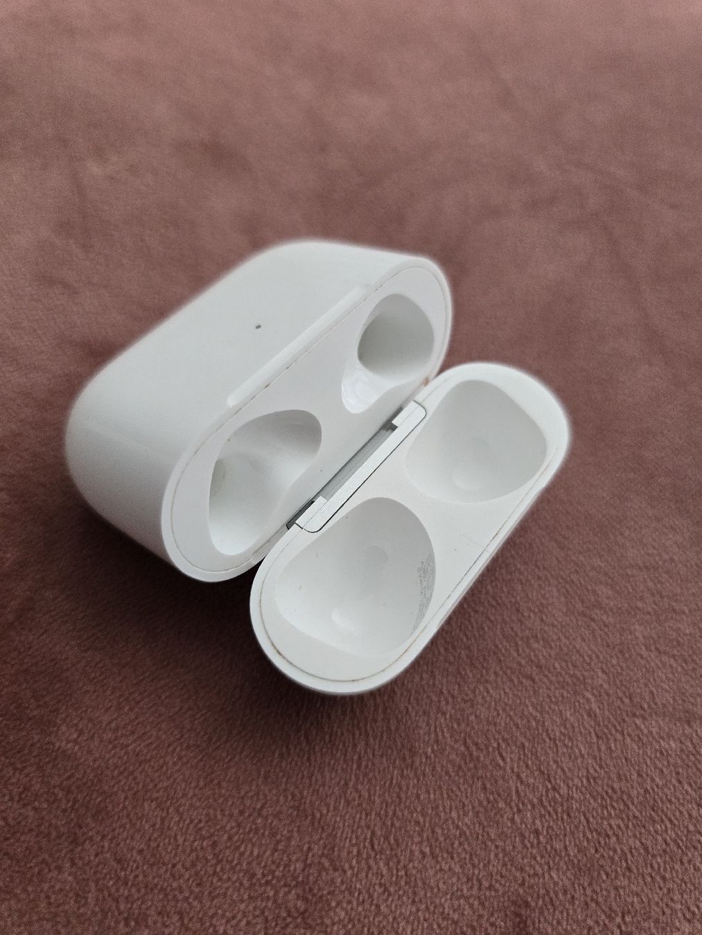 Apple Cuffie: Airpod Case – Usato da Suhr venduto da Ptriple6 1