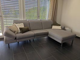 Super bequemes Sofa grau mit elektr. Relaxfunktion