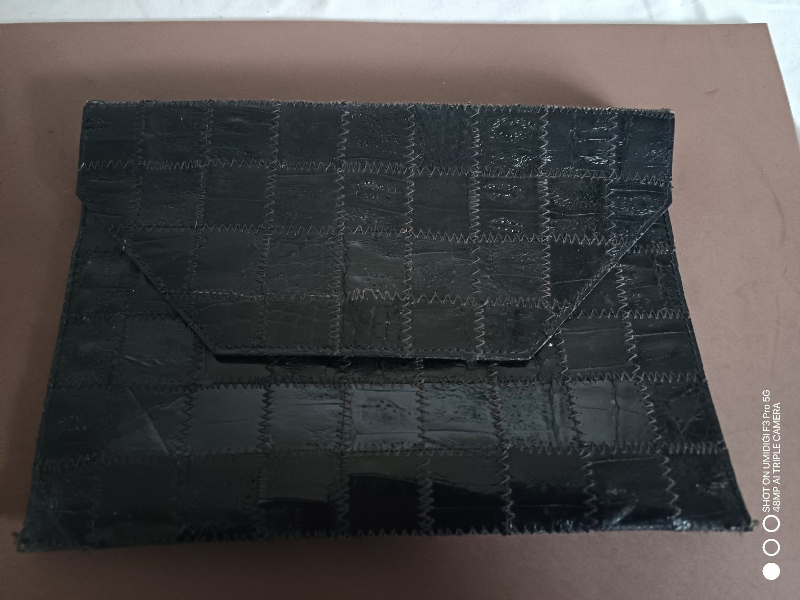 Borse da donna: Schwarze Leder Tasche Patchwork Handtasche guter Zust – Usato da Aarwangen venduto da to-hirschi