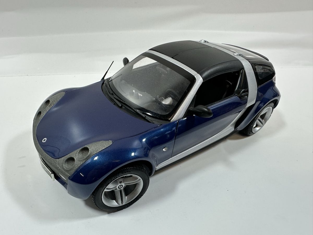 Kyosho Modellini d'auto: Smart Roadster 1:18, dunkelblau, KYOSHO – Usato da Zofingen venduto da rf9_x2xt 1