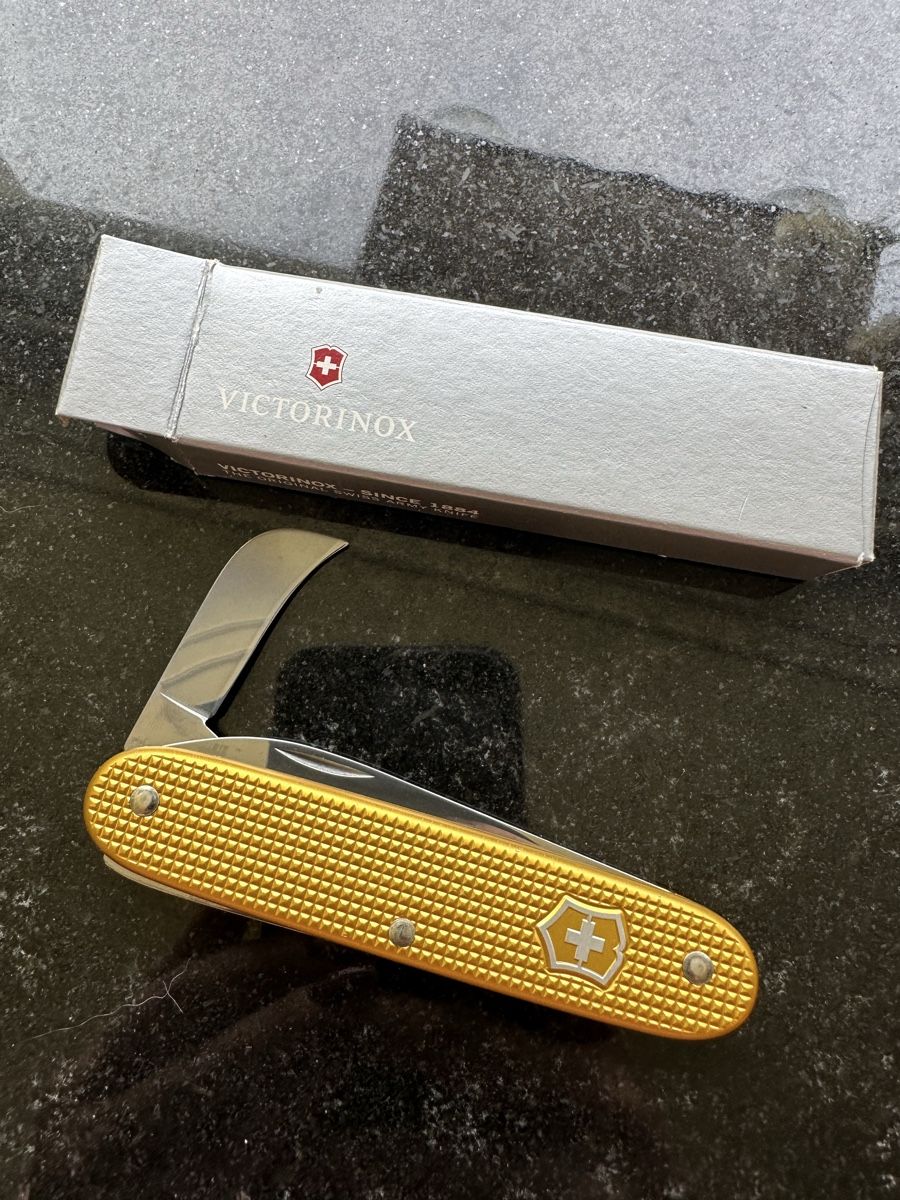 Victorinox Coltelli tascabile: Victorinox Bugnard Sackmesser – Nuovo e nell'imballaggio originale da Bern venduto da Shininglove 1