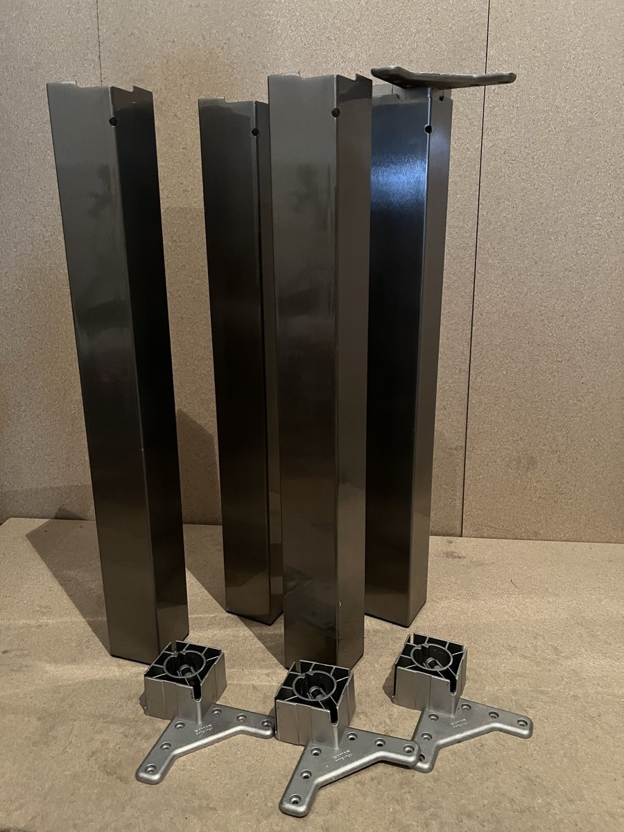 Sonstiges Mobiliar: Camar Tischbeine 4x Edelstahlfinish – Gebraucht aus Mörschwil von zitronenblau