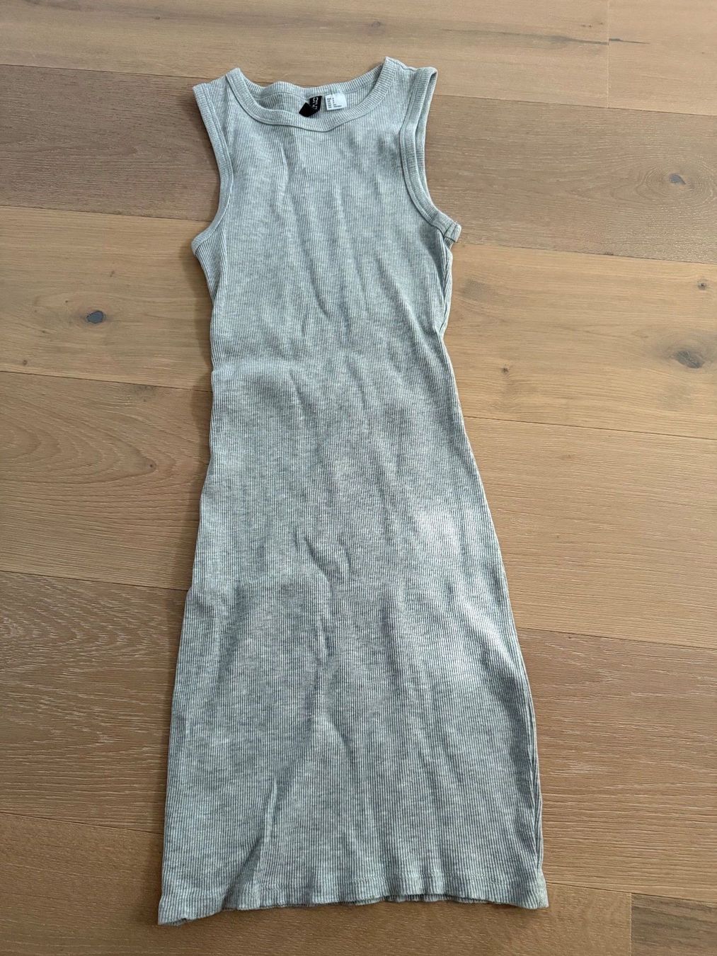 H&M Robes: Kleid H&M – D'occasion à Niederdorf par Grimpe0508