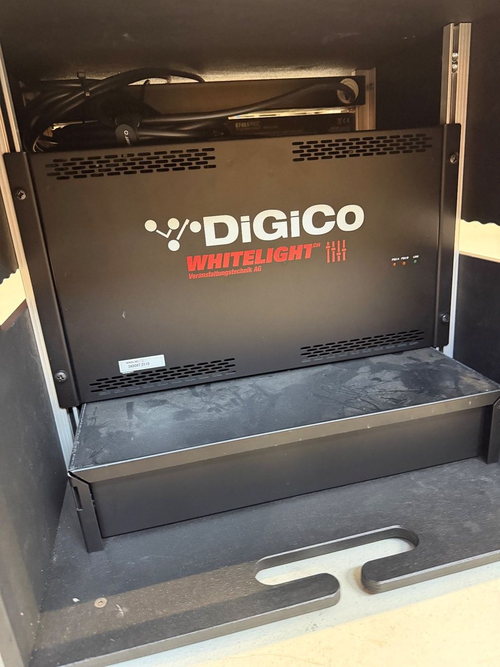 Digico Platines de mixage: Digico Quantum Digital Mischpult inkl. Stagebox + Flipcase – D'occasion à Burgdorf par WHITELIGHT3400 8