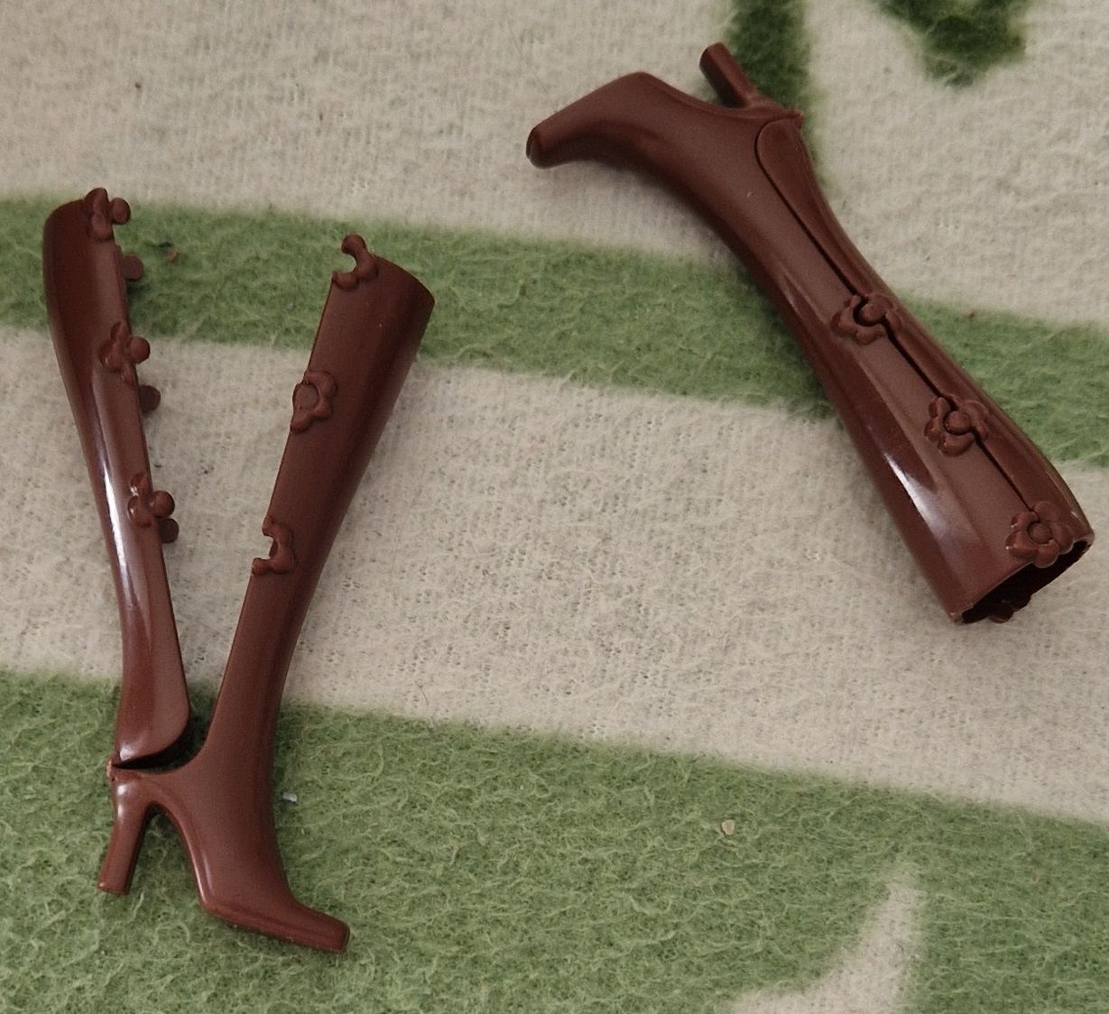 Puppen: Bottes pour Barbie – Gebraucht aus Couvet von Pioune
