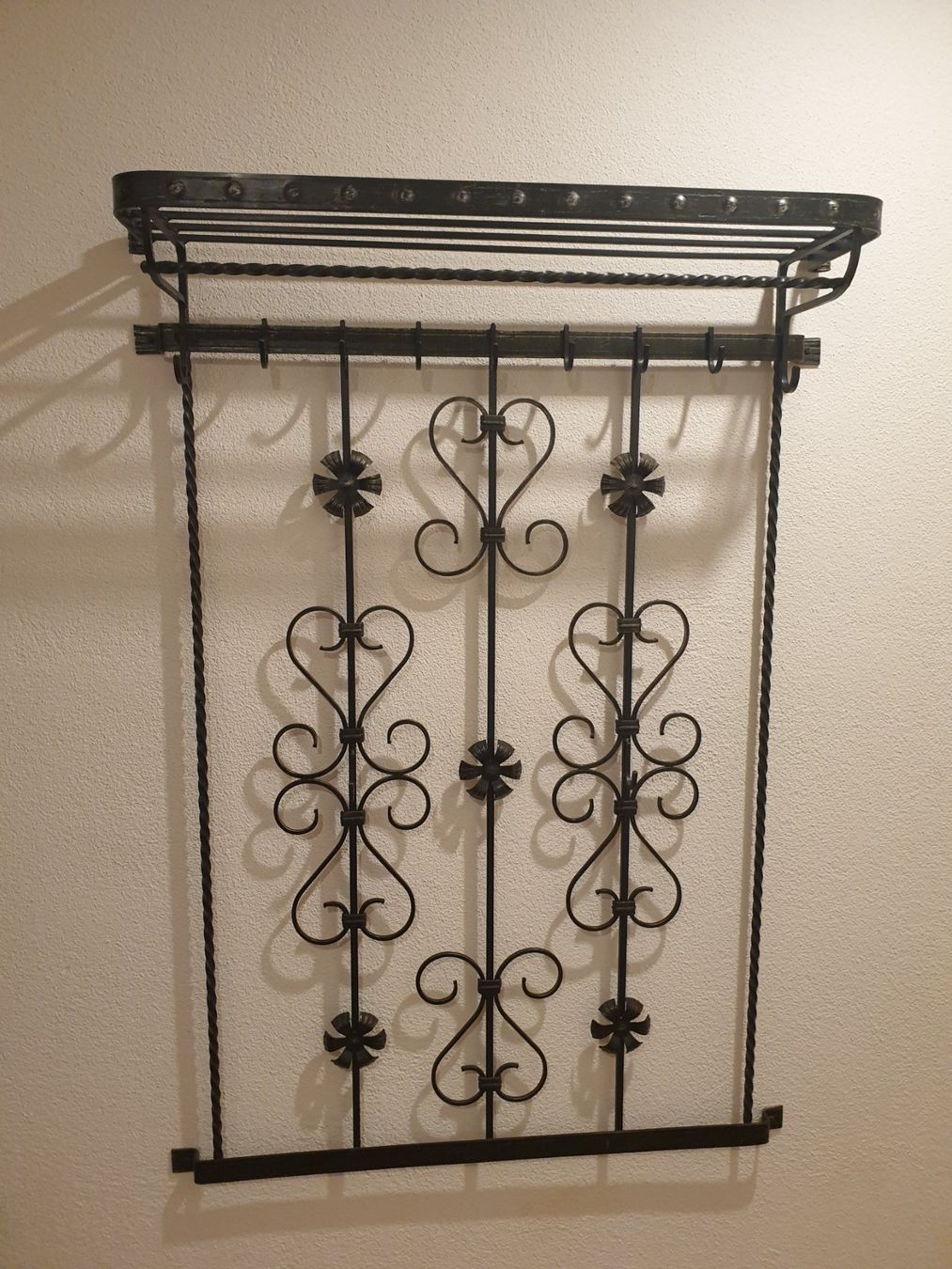 Guardaroba: Garderobe Schmiedeisern – Usato da Luzern venduto da Eywaa