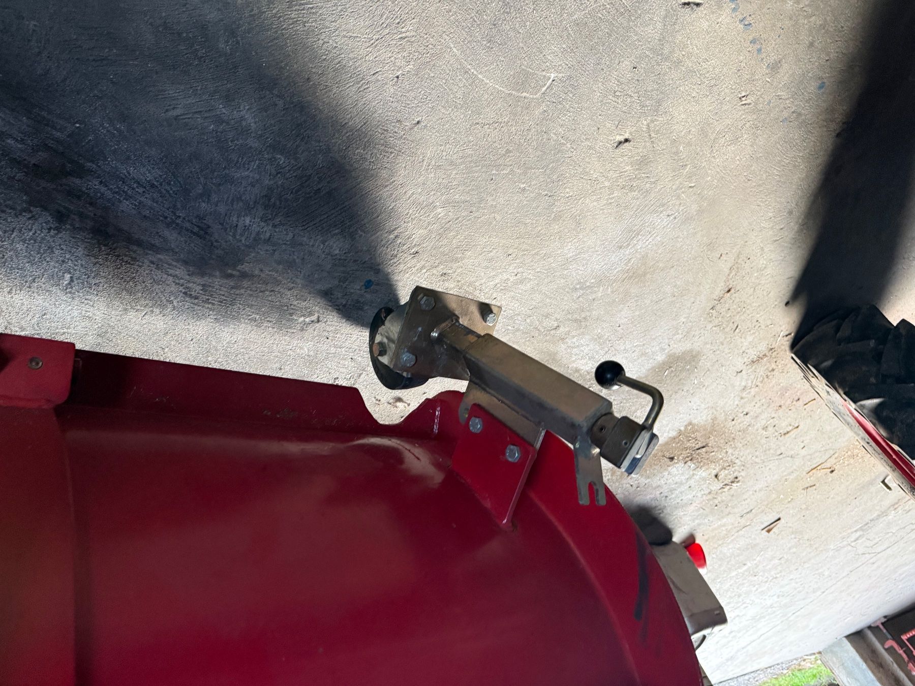 Rapid Trattori: Rapid Schneepflug mit Schneeketten – Usato da Bennwil venduto da Ford5600t 3