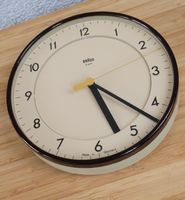 Prima Vintage Wanduhr BRAUN Made in Germany 70er Jahre