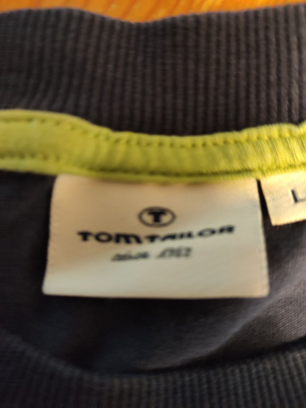 Tom Tailor Camicie, T-shirt & Polo: Schönes T-Shirt – Usato da Mümliswil venduto da Andreablaukatze 1