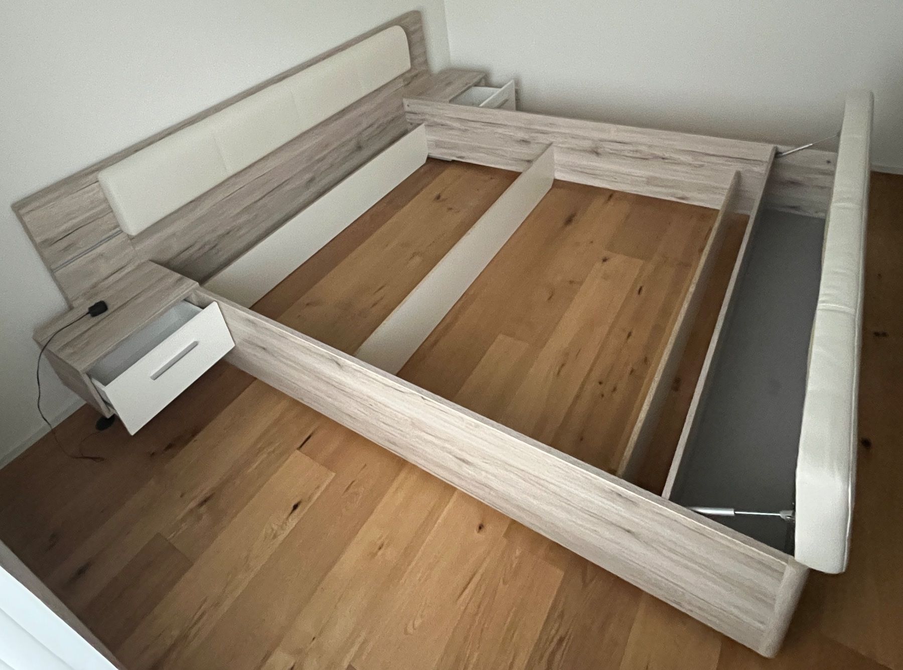 Betten: Bett – Gebraucht aus Chur von  3