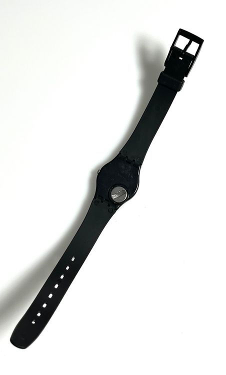 Klassische Swatch Uhr, Schwarz/Weiss 6