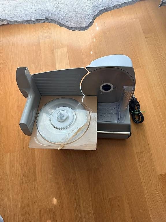 Appareils de cuisine: Trancheuse multifonction Severin As 3915 NEUF – Neuf avec emballage d'origine à La Chaux-de-Fonds par sz2300 1