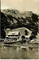 Gasthaus Rhodannenberg am Klöntalersee mit Postauto