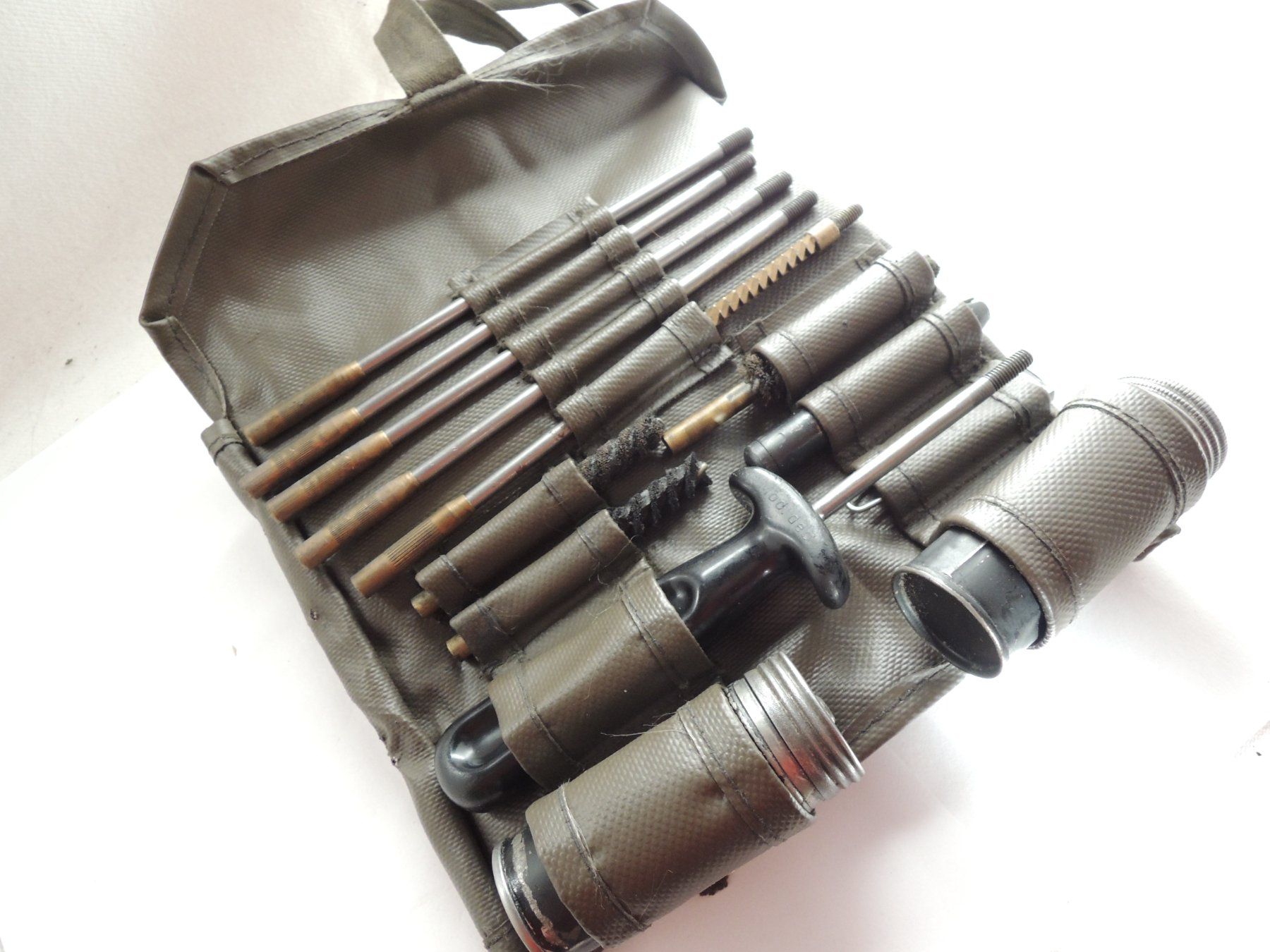 Schweizer Armee Uniformen: Original Armee Putzzeug mit Tasche, vollständig! – Gebraucht aus Uznach von Othmar52 1