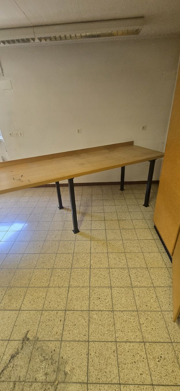 Établis: Werkbank  – D'occasion à Weiningen ZH par ped_fbx2 1