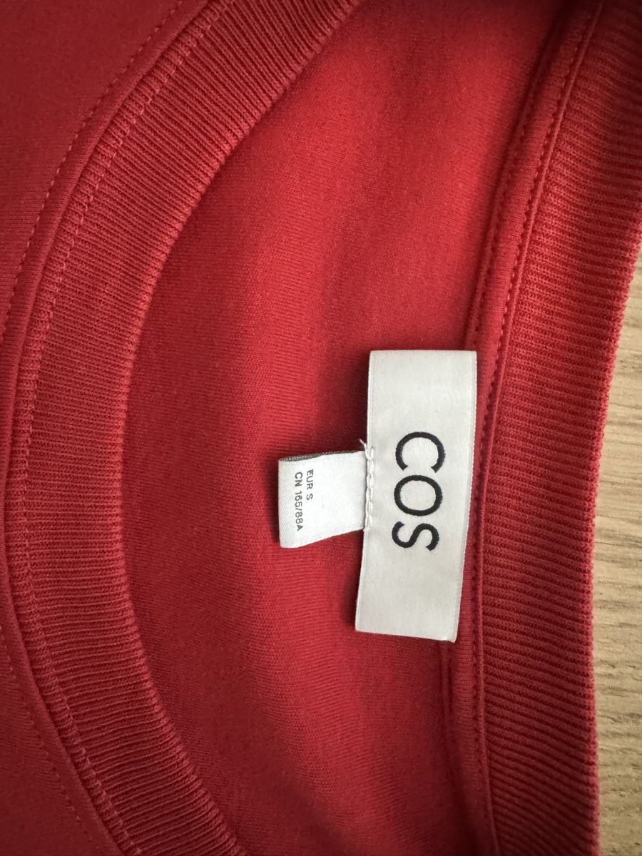 Cos Blusen: COS Rotes Langarmshirt  – Gebraucht aus Zürich von agnieszka_p 3