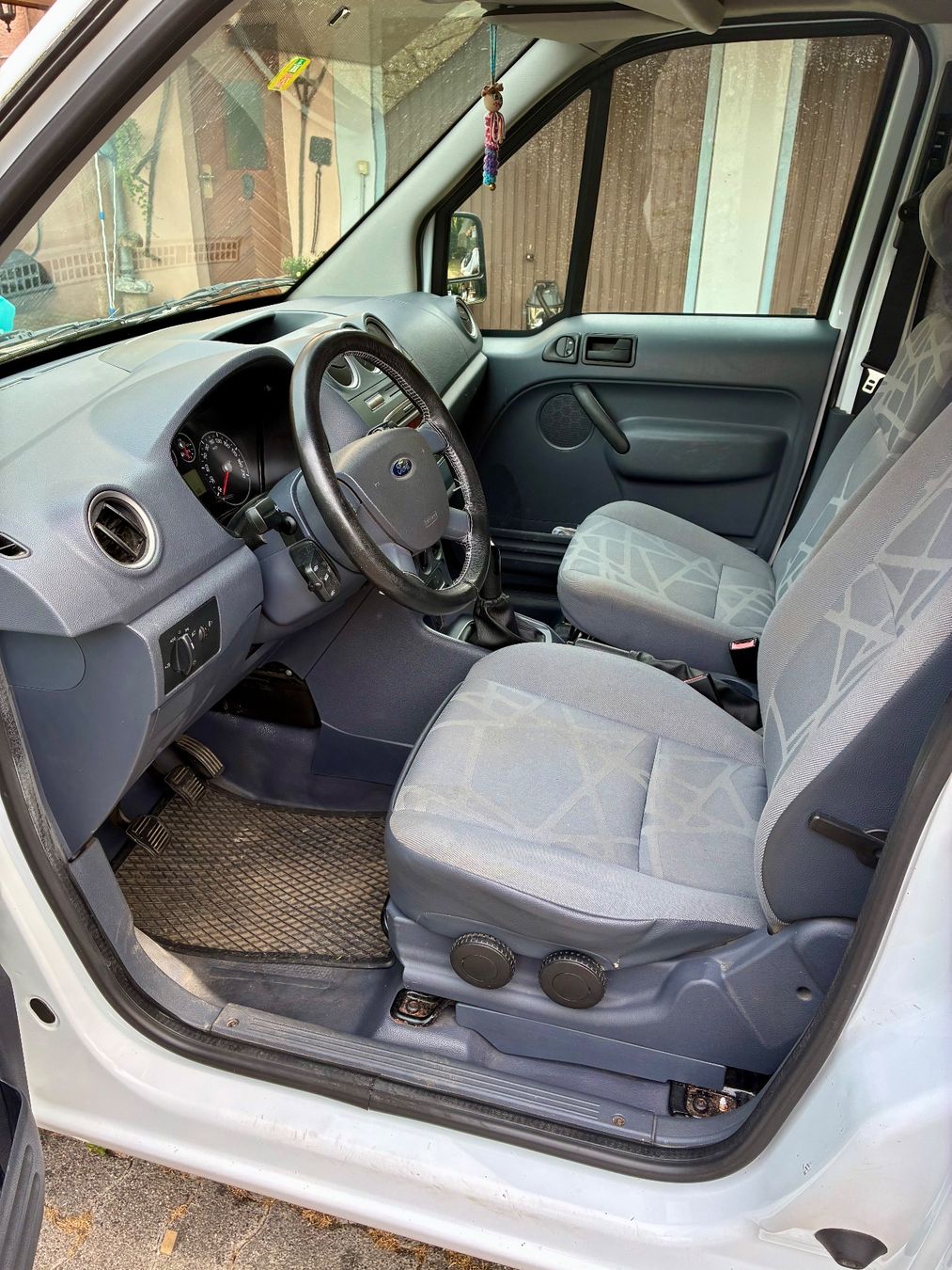 Ford Camping Fahrzeuge: Ford Transit Connect 230L – Gebraucht aus Duggingen von Re8 4