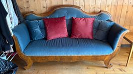Elegantes antikes Sofa aus Massivholz