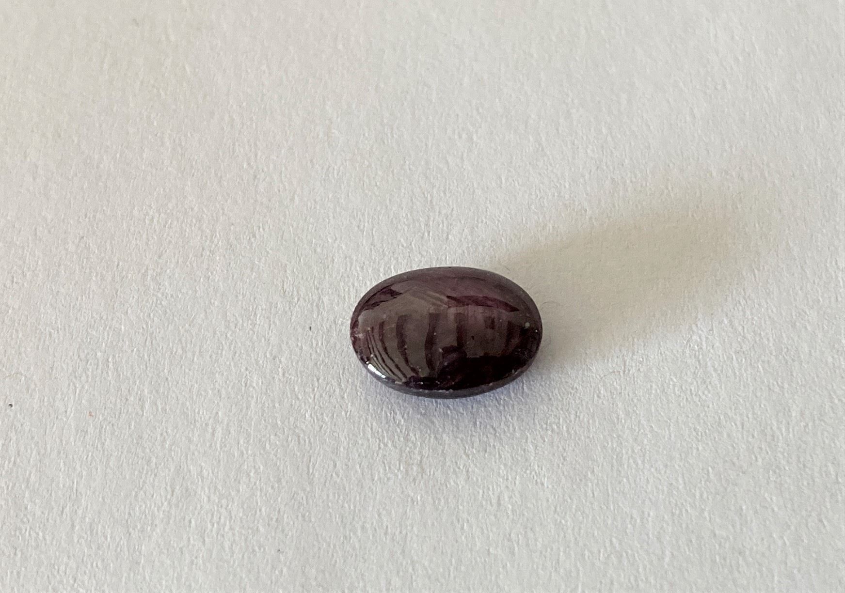 Pietre preziose: Cabochon ovale Rubis étoilé 5,08 ct / Rubin – Nuovo e nell'imballaggio originale da Goumoens-la-Ville venduto da brandonv 1