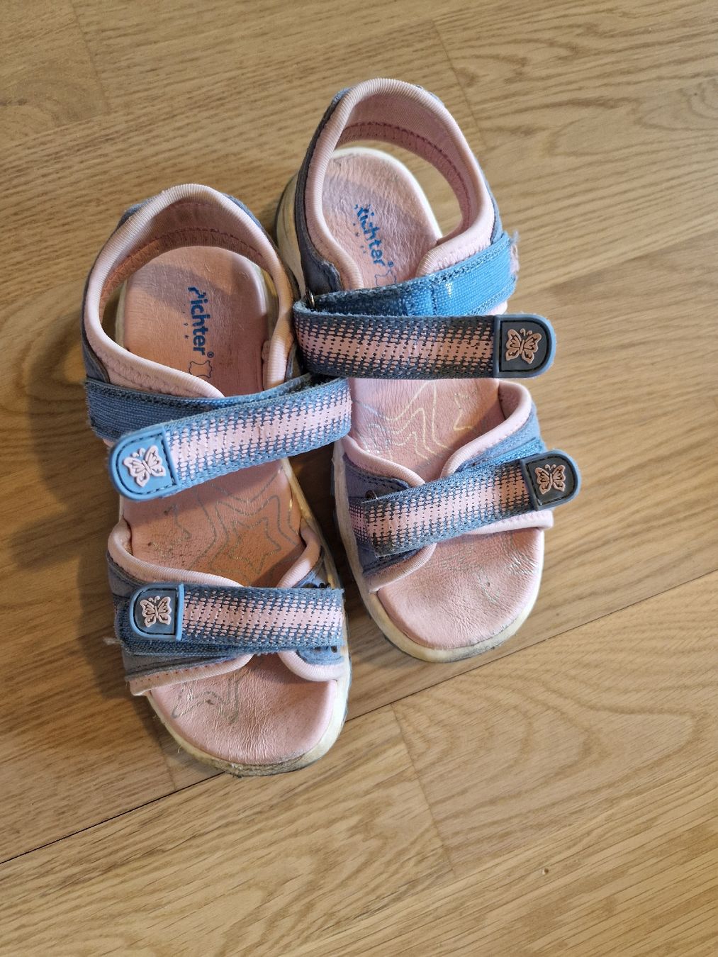 Scarpe per ragazze: Mädchen Sandalen Gr.30 – Usato da Lützelflüh - Goldbach venduto da Annegret1988