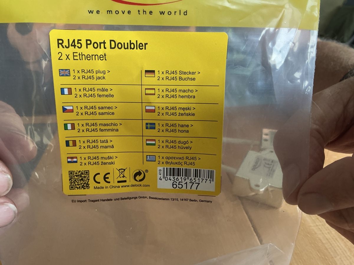 Stecker: RJ45 Port Doubler – Neu und originalverpackt aus Lyss von Tosa 1
