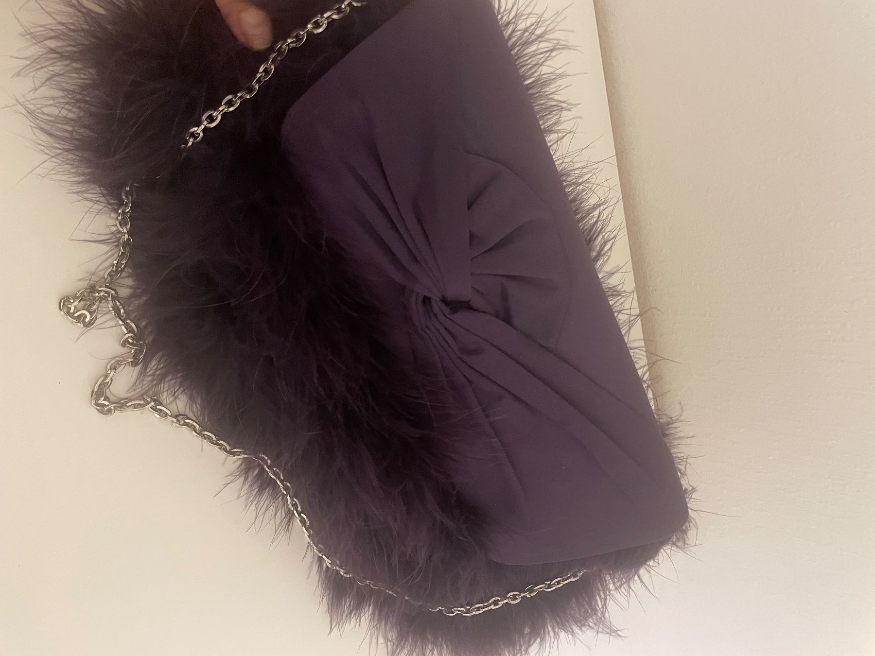 Borse da donna: Sac de soirée violet avec plumes – Usato da Lausanne venduto da Molecule11 5