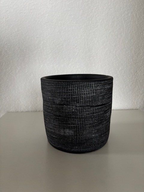 Pfister Vasi per fiori: Pot de fleur décoratif gris , style moderne et chic! – Usato da Biel/Bienne venduto da almercaa