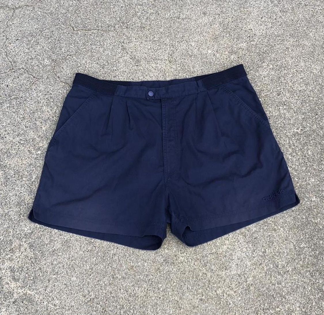 Adidas Hosen: retro Adidas Shorts – Gebraucht aus Fribourg von ann_l9b7
