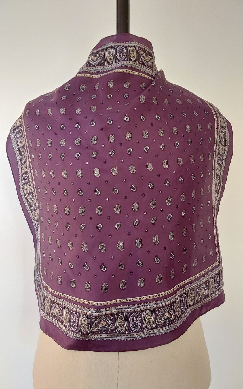 Foulard & Sciarpe: Seidenfoulard quadratisch violett – Nuovo (secondo la descrizione) da Köniz venduto da scopello12 1