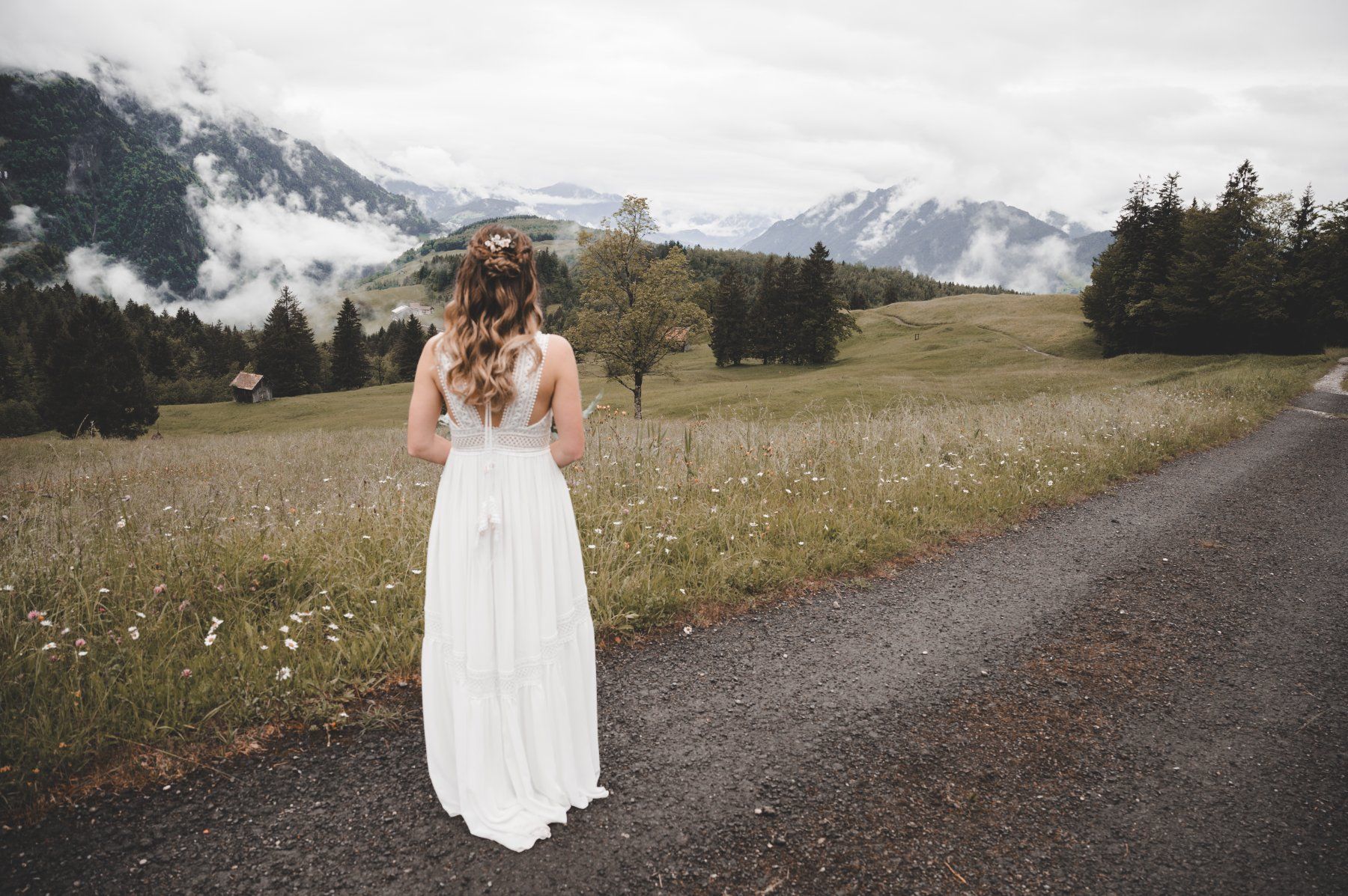 Robes: Secondhand Brautkleid Ariamo "Arwen", Grösse 36 – D'occasion à Brunnen par Herzig-Brautmode 1