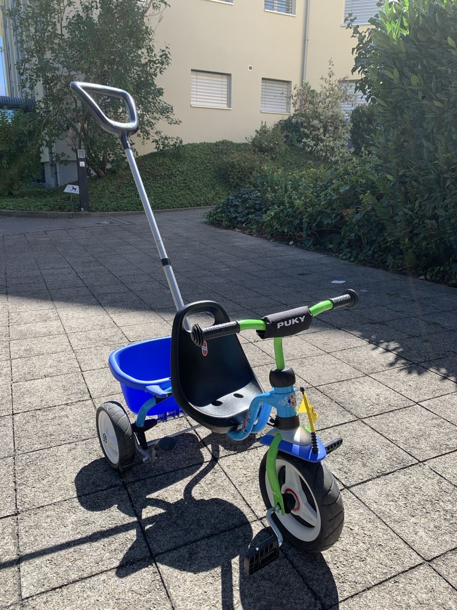 Puky Veicoli per bambini: Puky Dreirad mit Schiebestange – Usato da Stansstad venduto da goodmorninglucerne