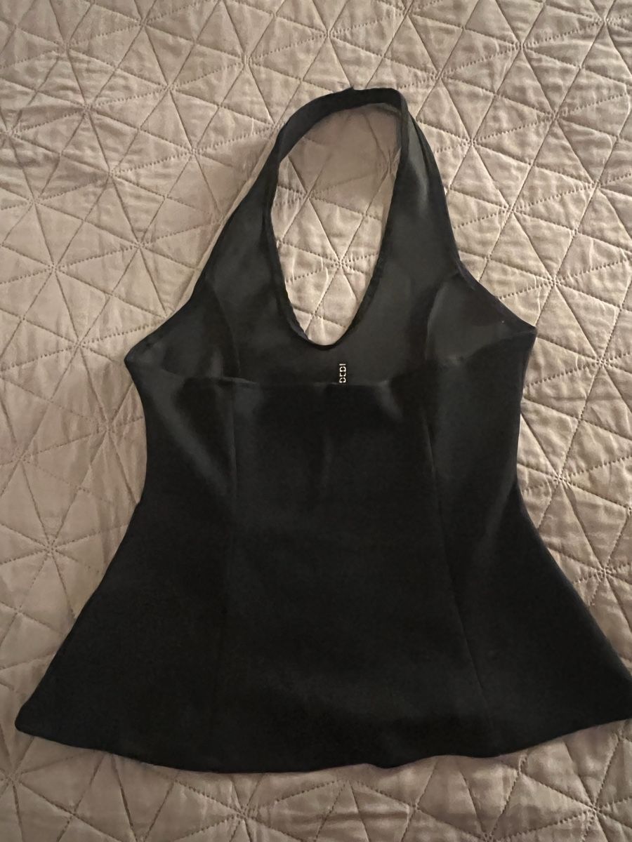 H&M Top: Top h&M – Nuovo (secondo la descrizione) da Embrach venduto da lar_nlf5 1