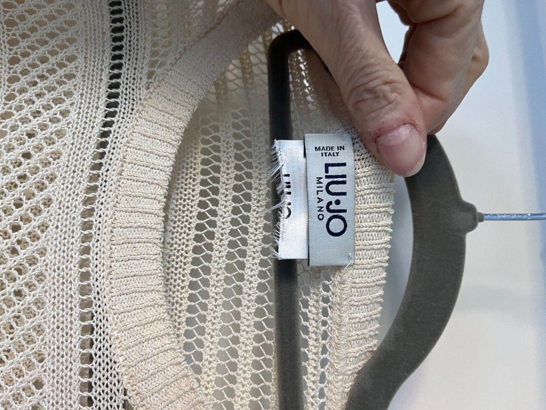 Liu Jo Maglioni & Felpe: LIU JO Strickpullover mit Fransen, Top Zustand, Beige – Usato da Baar venduto da DealDiHei 2