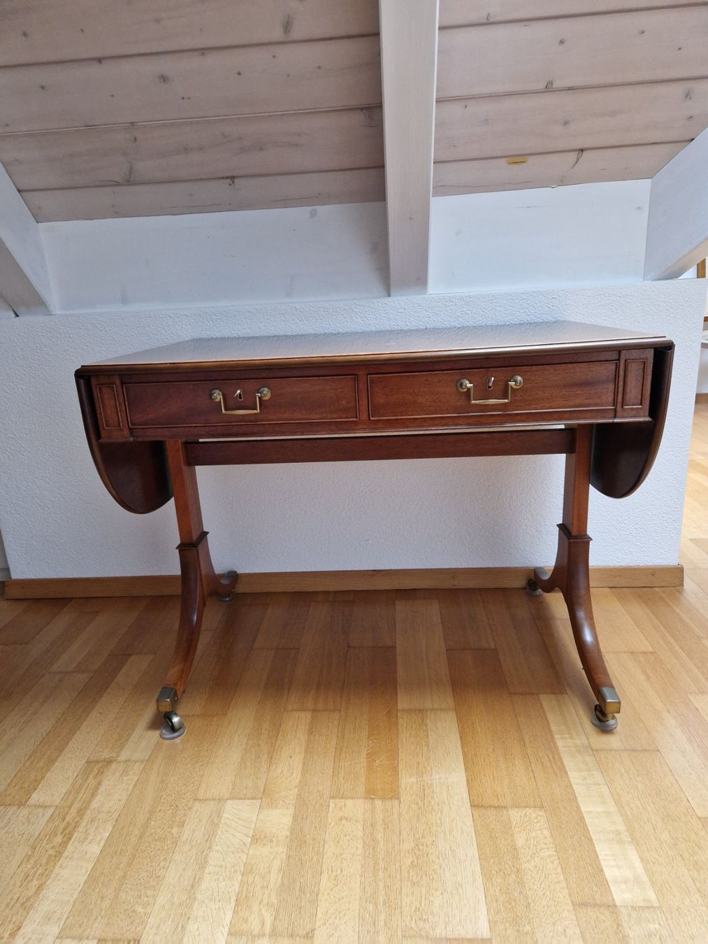 Tables: William Tillmann Tisch mit Schubladen – D'occasion à Mettmenstetten par Cam7 2