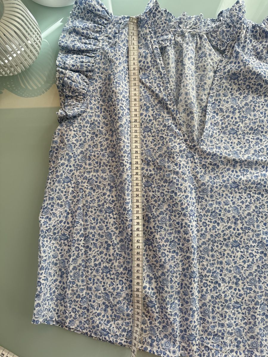 Top: Sommerbluse mit Blumenmuster, Grösse M – Nuovo (secondo la descrizione) da zürich venduto da Bailey17 2