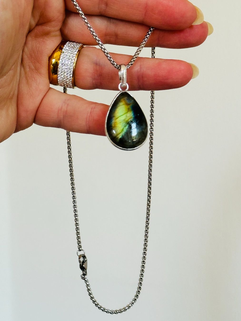 Catenine: Labradorite Gemstone Handmade Jewelry necklace – Nuovo e nell'imballaggio originale da Genève venduto da AGBERG 1