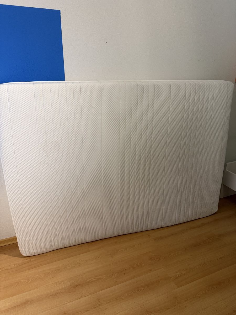 Ikea Lits: Bettgestell mit Matratze – D'occasion à Rothenburg par Schnuegel6 2