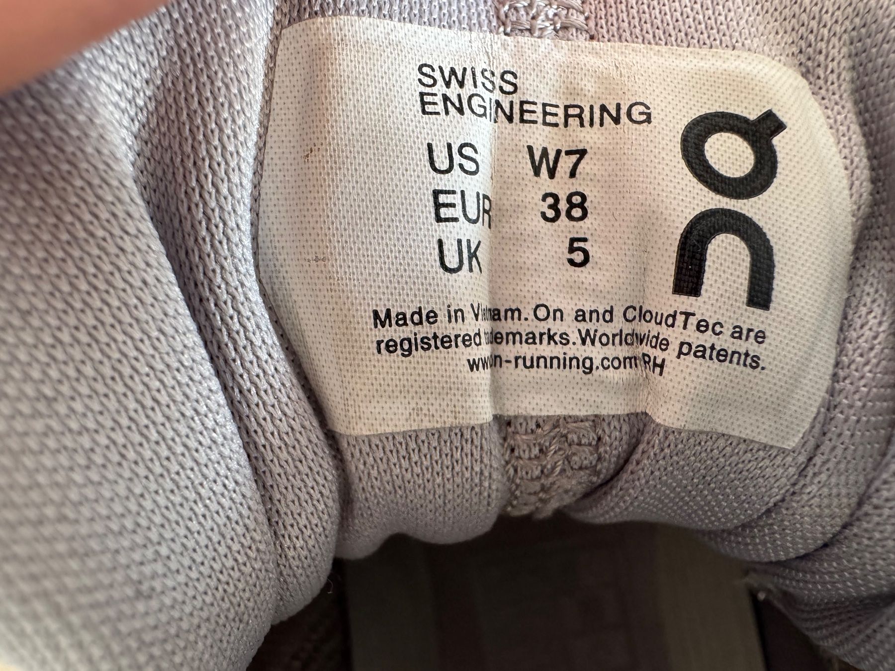 On Scarpe da donna: On Cloud Hi Glacier/Grey Gr. 38 NEU – Nuovo (secondo la descrizione) da frauenfeld venduto da tia01 5