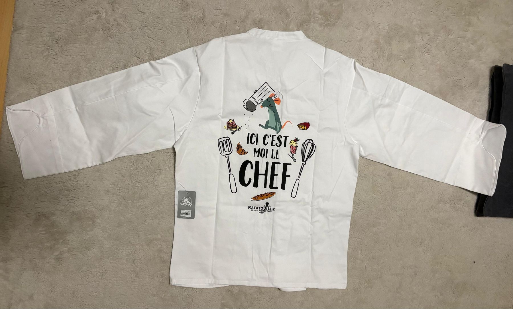 Disney Jacken: Disney Ratatouille Chef Jacket, L.size, New with Tags! – Neu und originalverpackt aus Leysin von Mr.Matthew 1