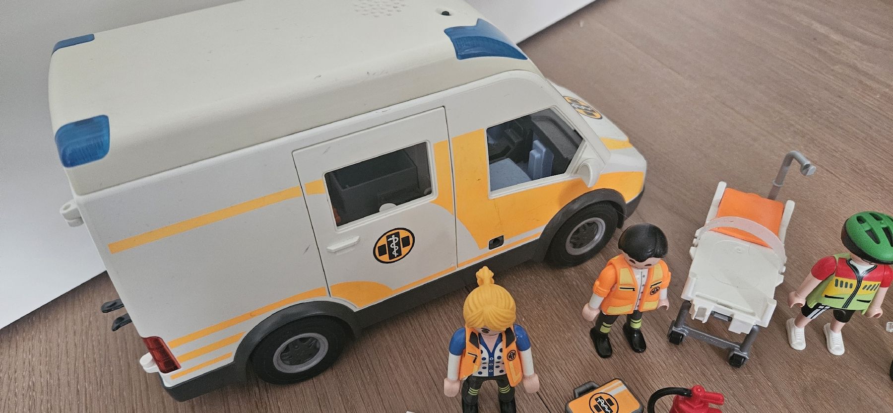 Playmobil Giocattoli: Playmobil Krankenwagen – Usato da Sisseln AG venduto da Pit1979
