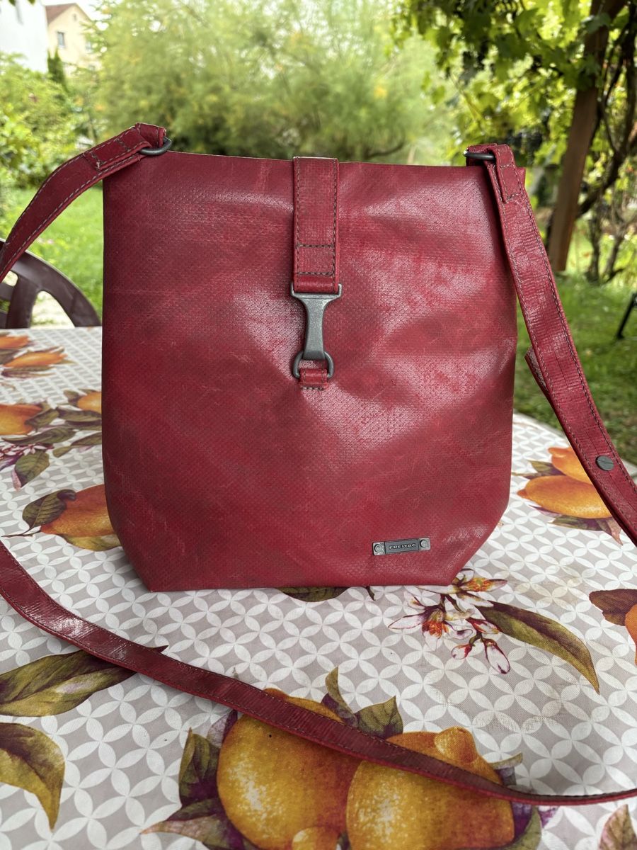 Freitag Borse da donna: Freitag Tasche Bird rot matt – Usato da Frauenfeld venduto da Andi_andrea
