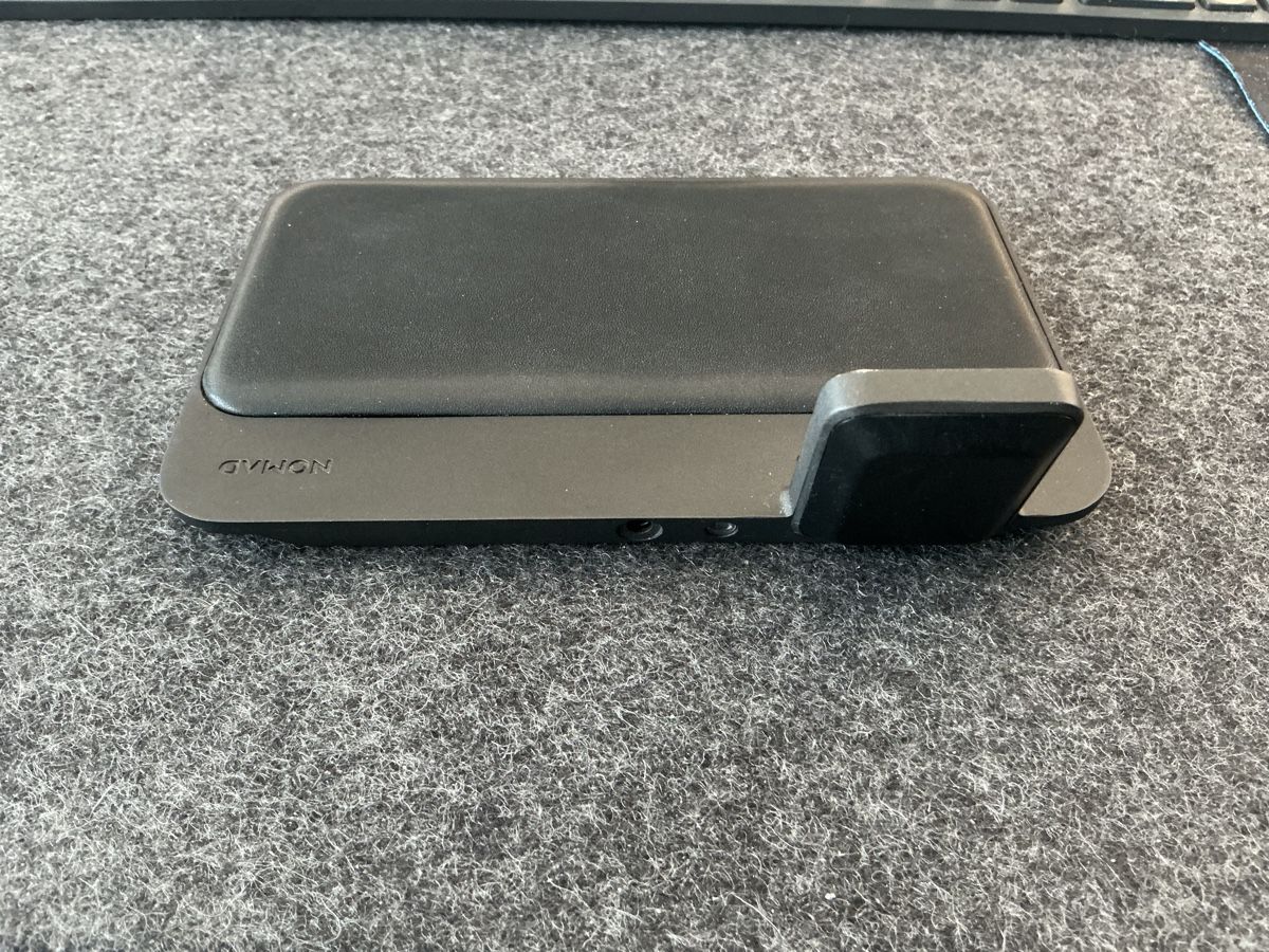 Caricabatterie: Nomad Base Station Apple Watch Edition wireless charger – Usato da Zürich venduto da jankais3r 4
