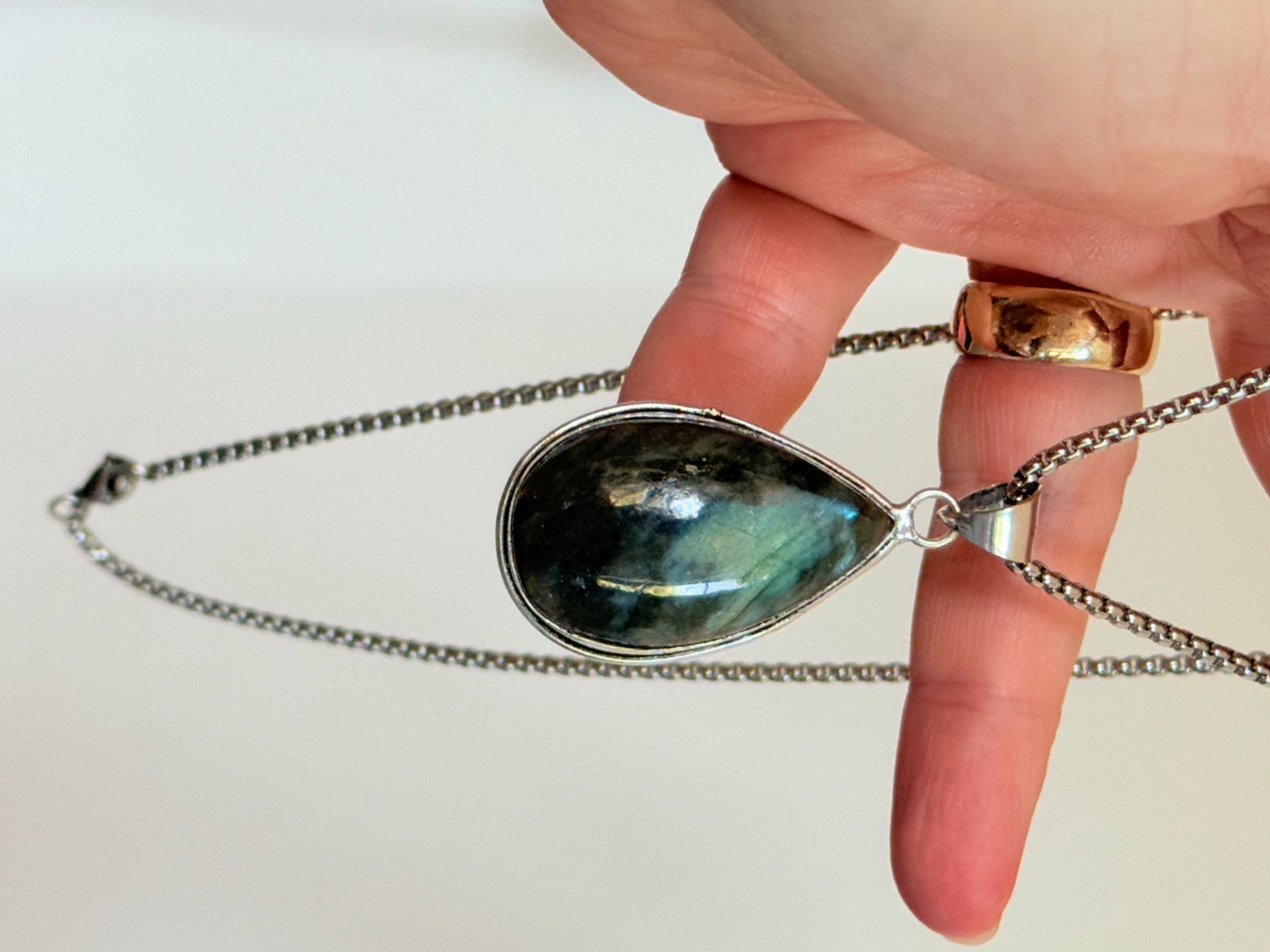 Catenine: Superbe pendentif Labradorite & chaîne – Nuovo e nell'imballaggio originale da Genève venduto da AWWA 3