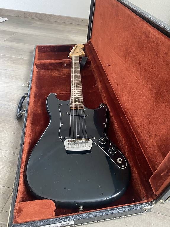 Fender Strumenti musicali: Fender Musicmaster 1978 – Usato da Les Charbonnières venduto da bap_s68x