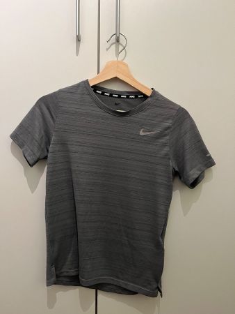 Nike Dri-FIT Sportshirt für Kinder, Grösse 142